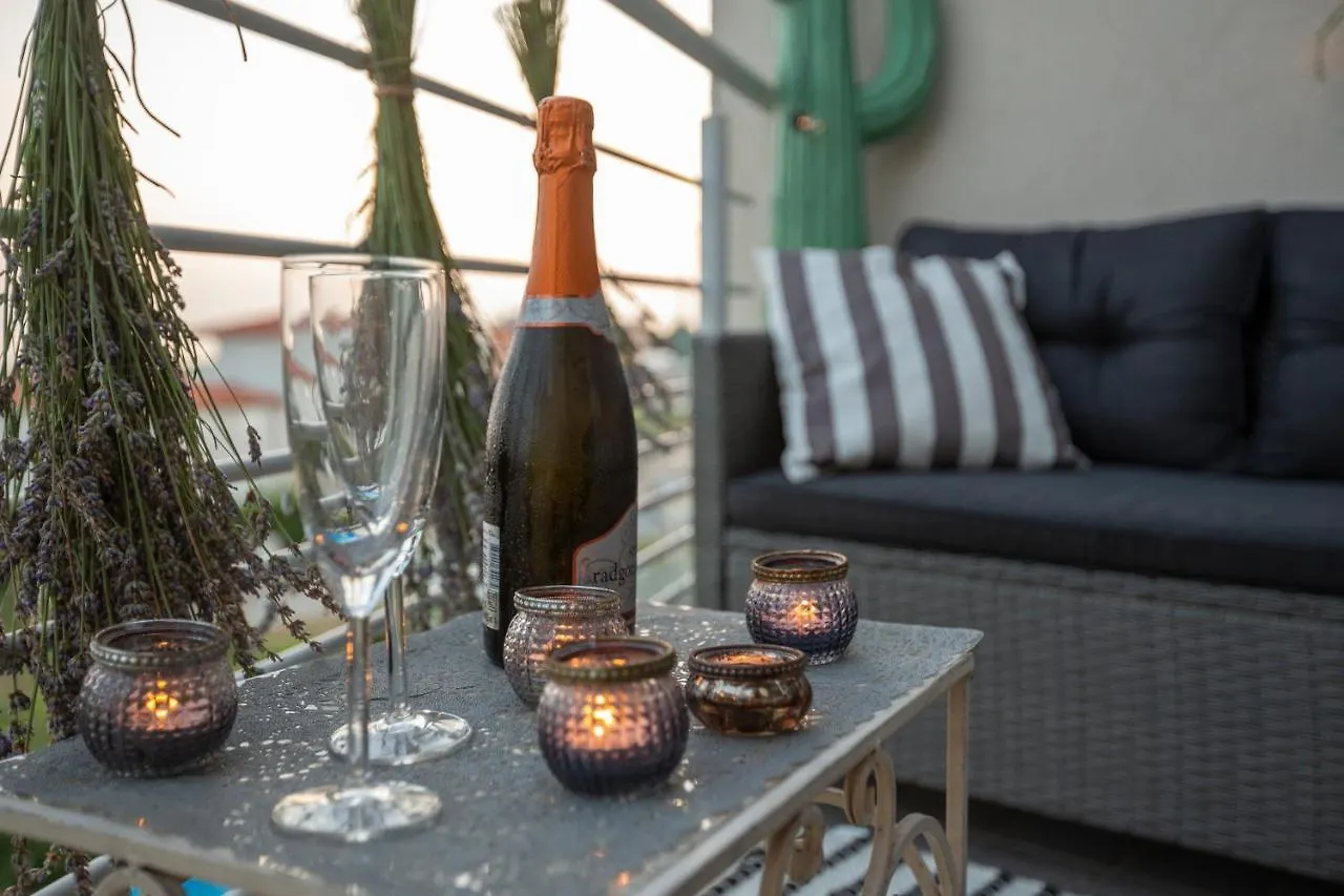 Zuri-Sea Wiev Zambratija  Apartment