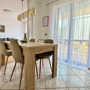 Mia, 50 Sqm, Parking Included Apartment